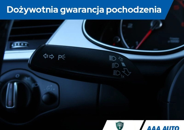 Audi A4 cena 58000 przebieg: 179395, rok produkcji 2015 z Skawina małe 326